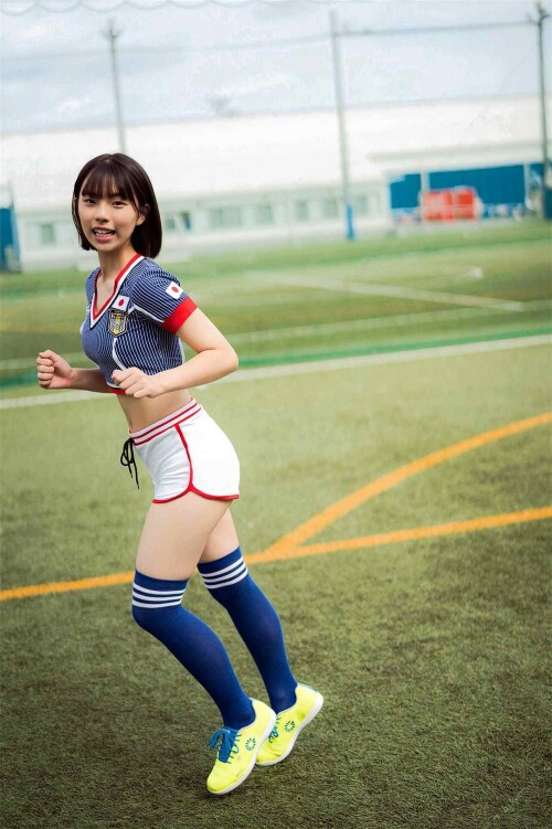 Hina Kikuchi 1808 1