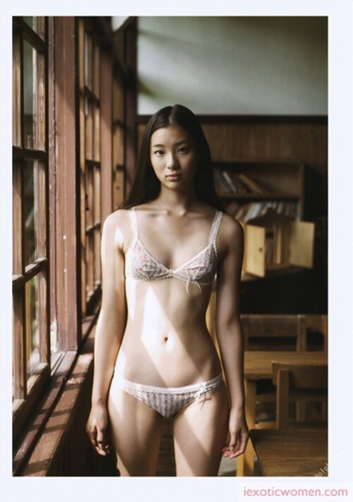 Rika Adachi 729