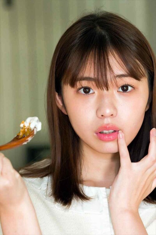 Hina Kikuchi 300