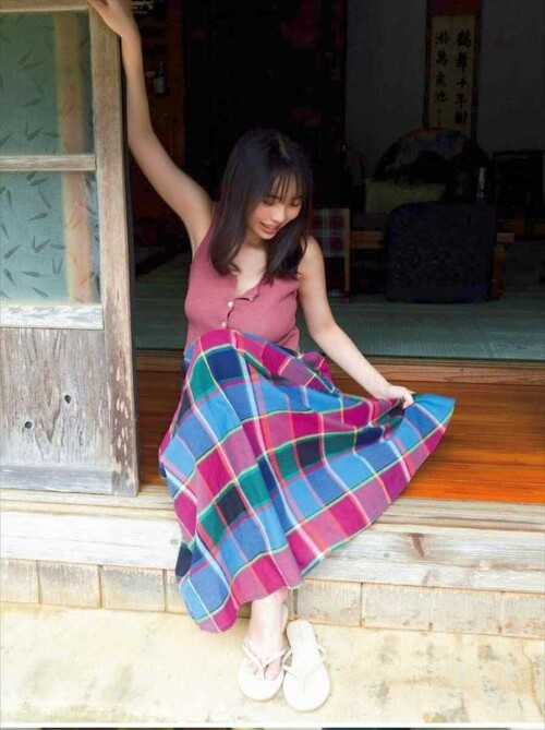 Hina Kikuchi 1100