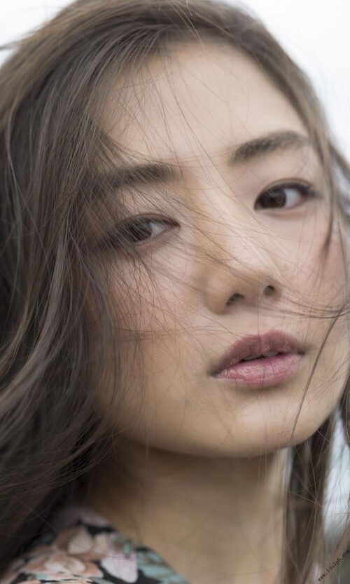 Moemi Katayama 207