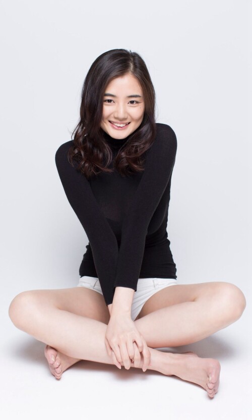 Moemi Katayama 849