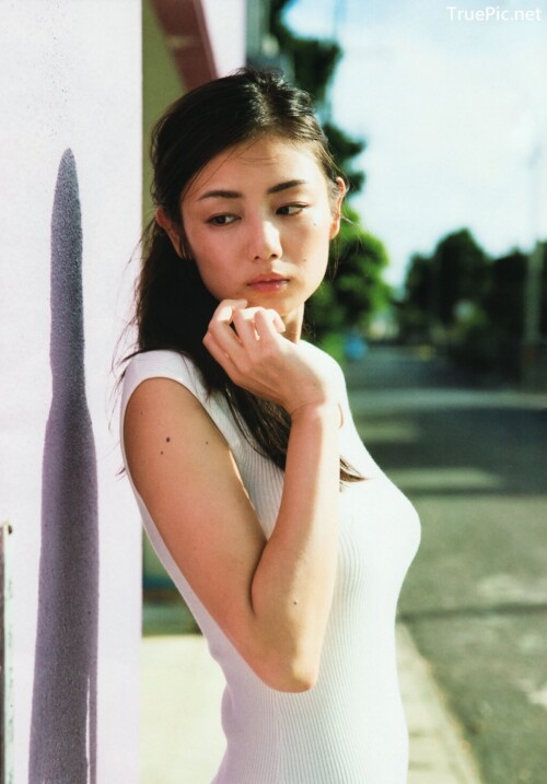 Moemi Katayama 733